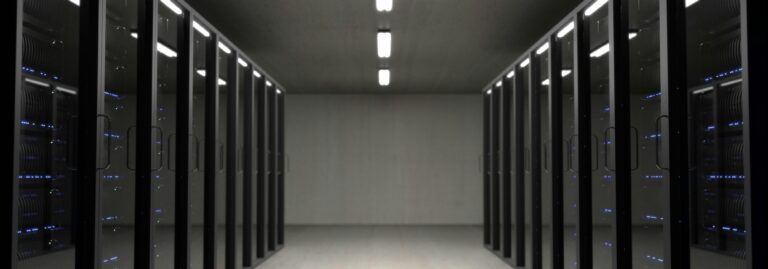 Servidor rack datacenter infraestructura tecnología ciberseguridad empresa