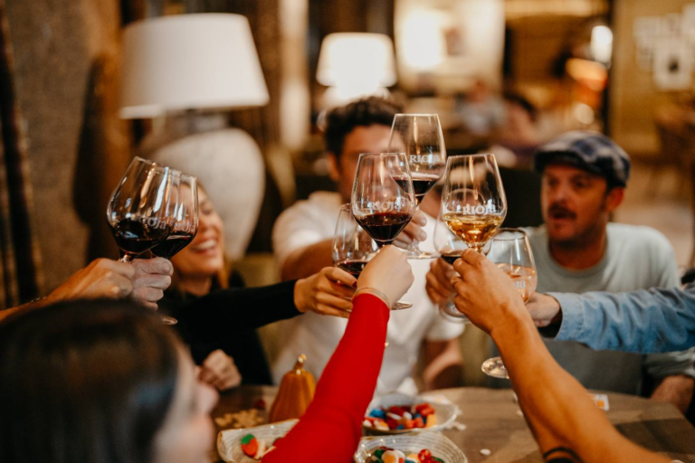 Escapadas en grupo: cómo organizar una celebración inolvidable